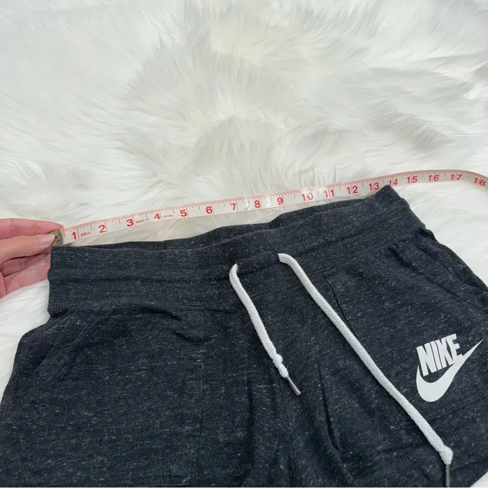 Nike Classic Gym Vintage Shorts Dark Grey Size Small Womens - Picture 3 of 9